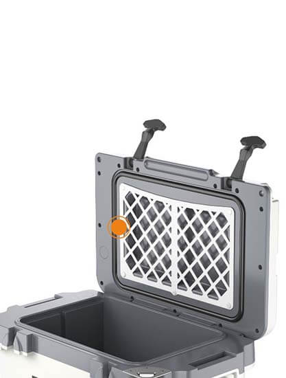 22 QT Ultra-Light Wheeled Cooler